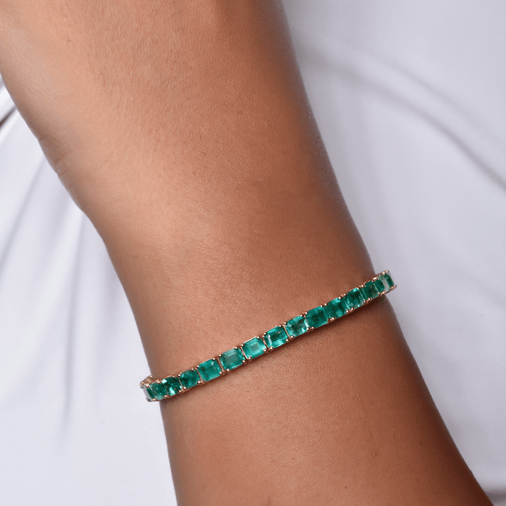 18K Yellow Gold Emerald Tennis Bracelet - Gemaee UAE
